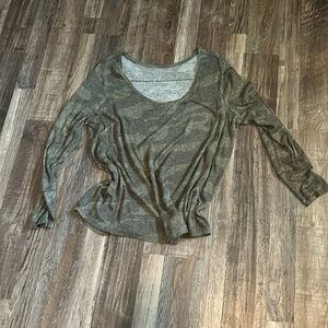 EUC Dolman Sleeve Lightweight Camo Sweater/Sweatshirt (?)
